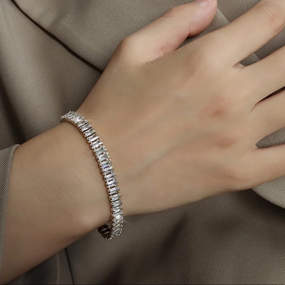 Waterproof gold plated tennis banquette bracelet - Picture 2 of 4